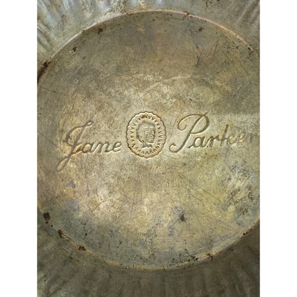 Vintage Jane Parker 8” Pie Plate Pan Tin Great Decorator Piece - Picture 3 of 6